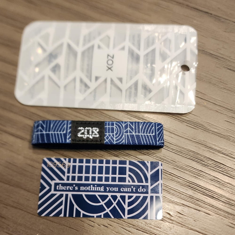 Zox braclet that says there's nothing you can't do